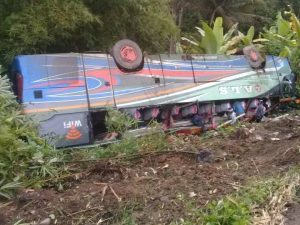 Bus ALS terguling di Desa Aek Badak Jae