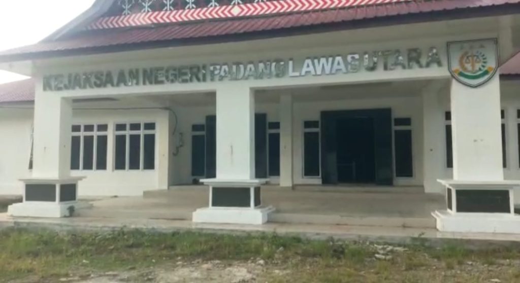 Bangunan Kantor Kejari Paluta