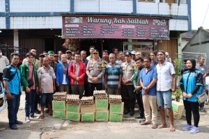 Kapolres Padangsidempuan, AKBP.Dwi Prasetyo Wibowo,SIK dengan Ara organisasi Buruh dan Mahasiswa.