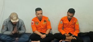 Kepala Pelaksana BPBD Kota Padangsidempuan,Dedi Iriansyah Siregar,SE bersama tim di Posko Jl.Mawar Padangsidempuan ( Dok. Photo: Berita28.com)