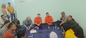 Kalaksa BPBD Kota Padangsidempuan,Dedi Iriansyah Siregar,SE bersama Tim SAR
